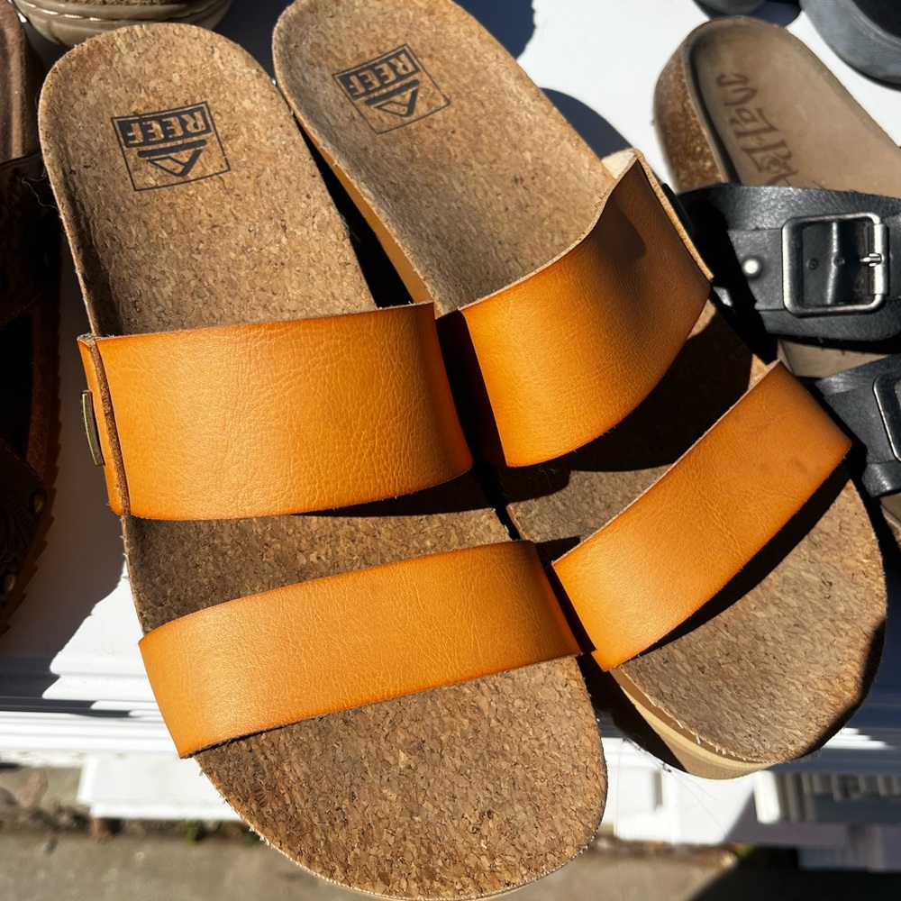 REEF Cork Footbed Double Strap Sandals – Women’s Size 9 – Tan